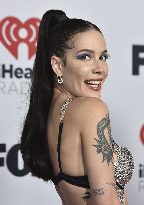 Halsey con un diseño de Andrés Sardá