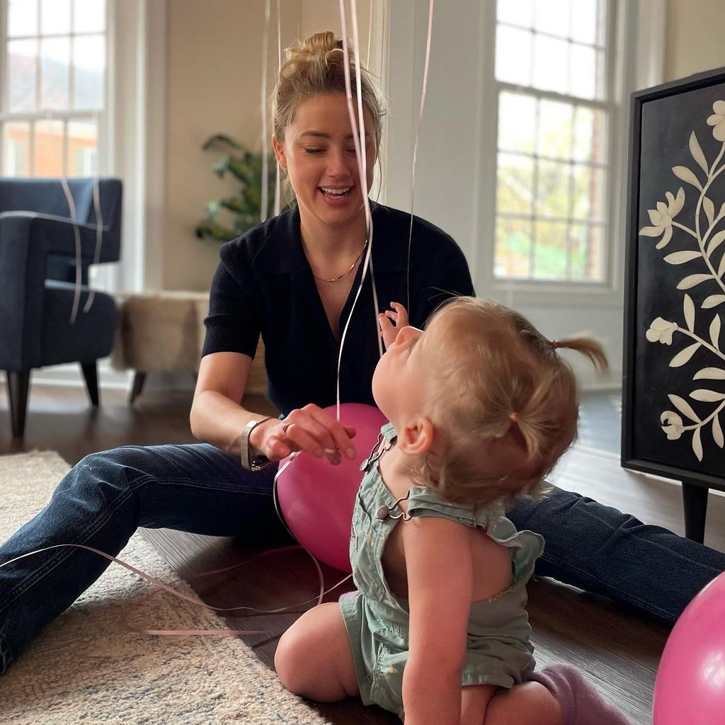 Amber Heard y su hija Oonagh Paige