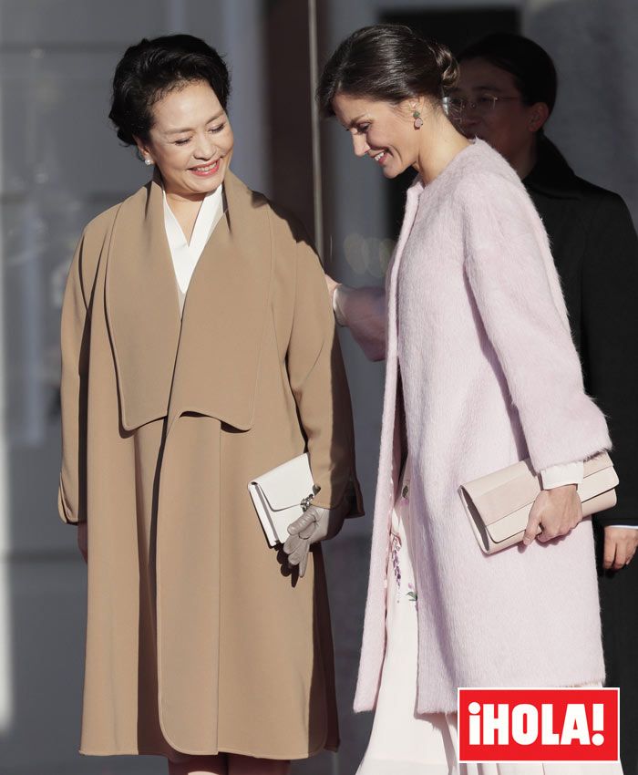 Doña Letizia y Peng Liyuan en el Teatro Real 