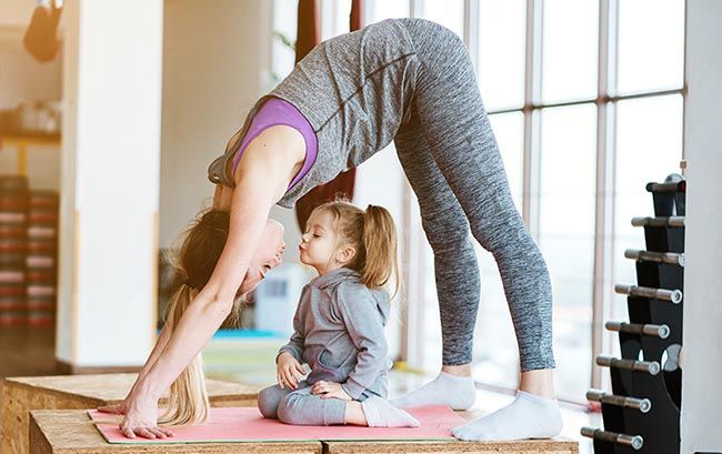 Por estas razones es muy positivo hacer yoga con tus hijos