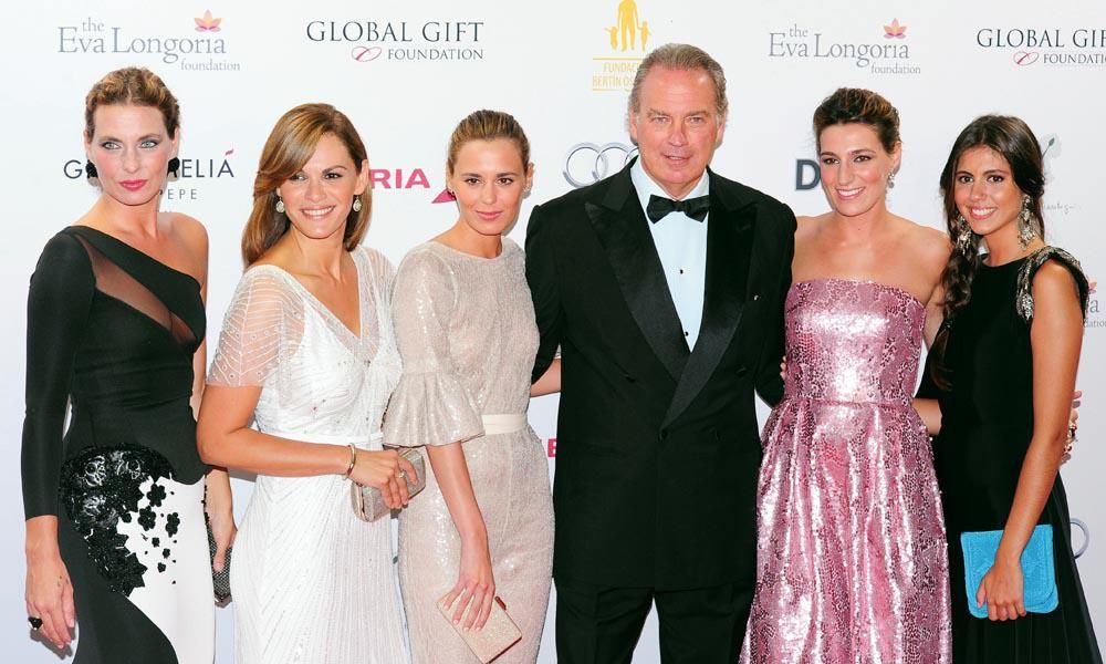 20/07/2014. Marbella. Gala Global Gift Starlite.Alejandra Ortiz, Fabiola Martinez, Clauida Osborne, Bertin Osborne, Eugenia Osborne y Ana Cristina Portillo.