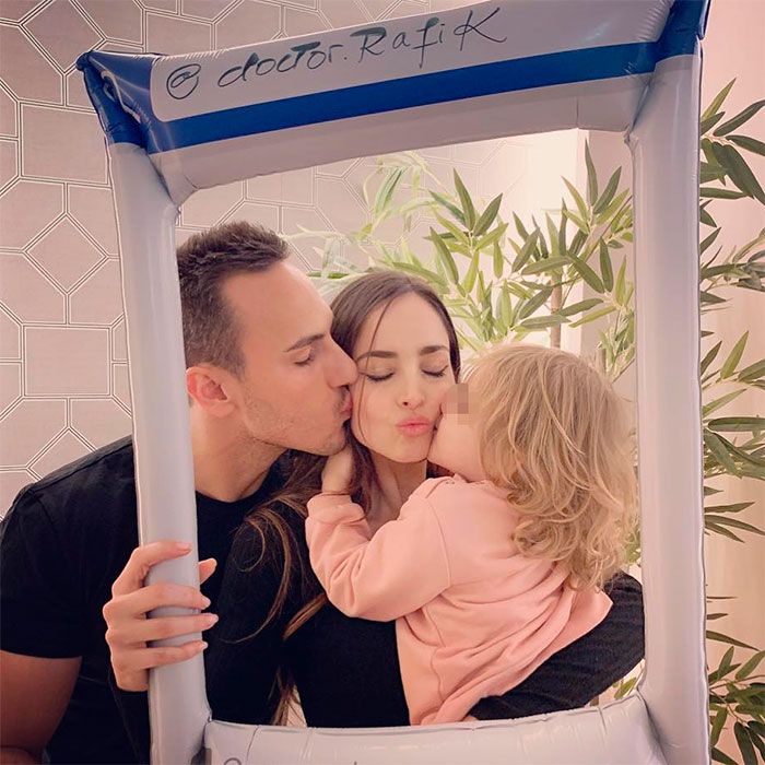 Lorena Van Heerde con Rafik Dehni y su hija