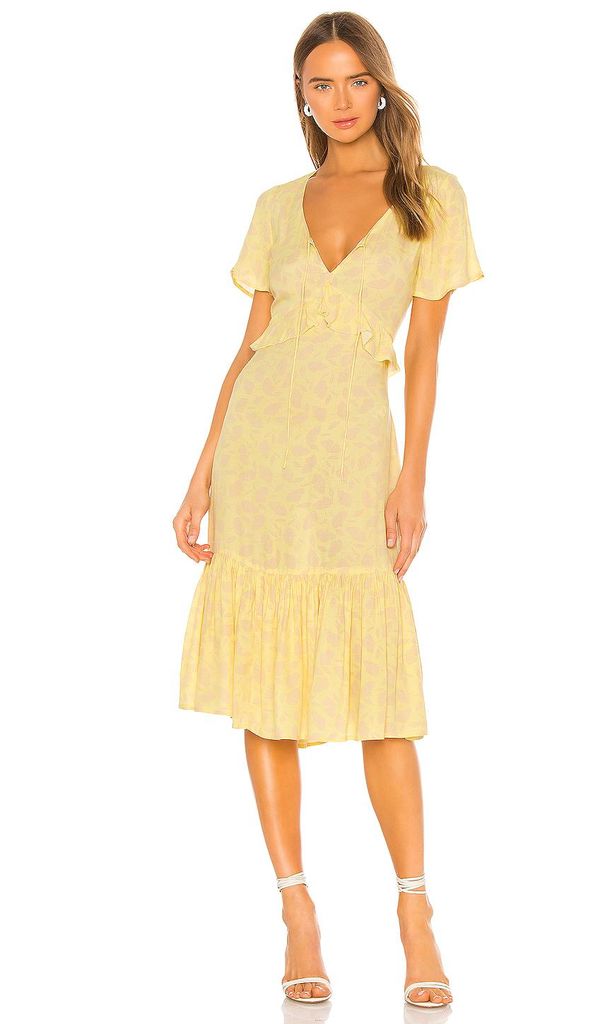 7 prendas en amarillo pastel scarlett short sleeve midi dress de amuse society