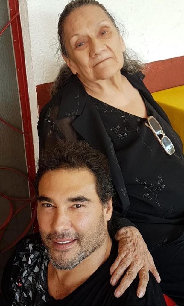 eduardo y ez y su madre