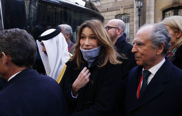 Carla Bruni también ha asistido a la manifestación
