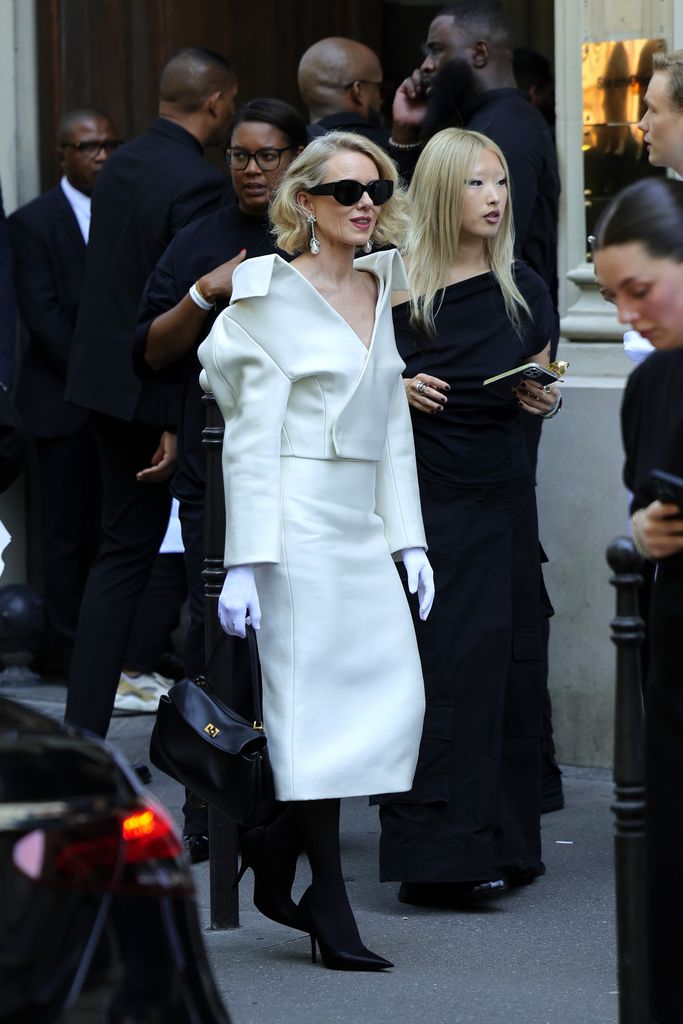 Naomi Watts, en el desfile de Balenciaga Alta Costura