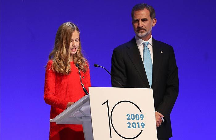 Los gestos de orgullo de la reina Letizia al escuchar a Leonor en los Premios Princesa de Girona