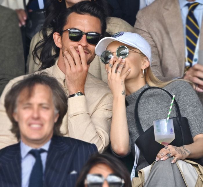 Ariana Grande y Jonathan Bailey en Wimbledon 