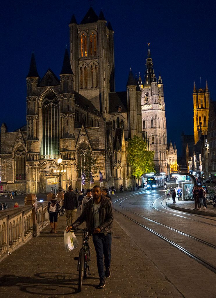 Gante-belgica-centro-bici-noche