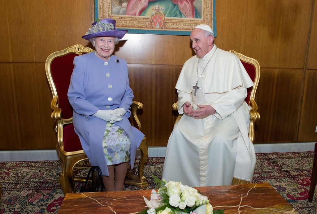 Reina Isabel y el Papa Francisco