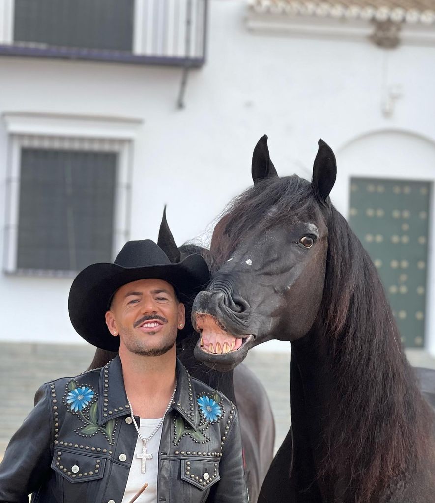 "Los caballos me han enseñado a vivir como vivo y a ser el artista que soy"