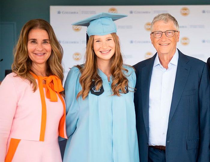 Melinda y Bill Gates con su hija Jennifer