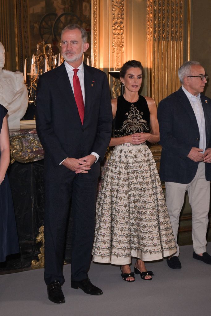 Los reyes Felipe y Letizia junto al presidente del COE, Alejandro Blanco
