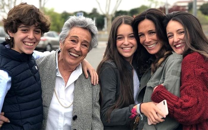 Lydia Bosch con su familia