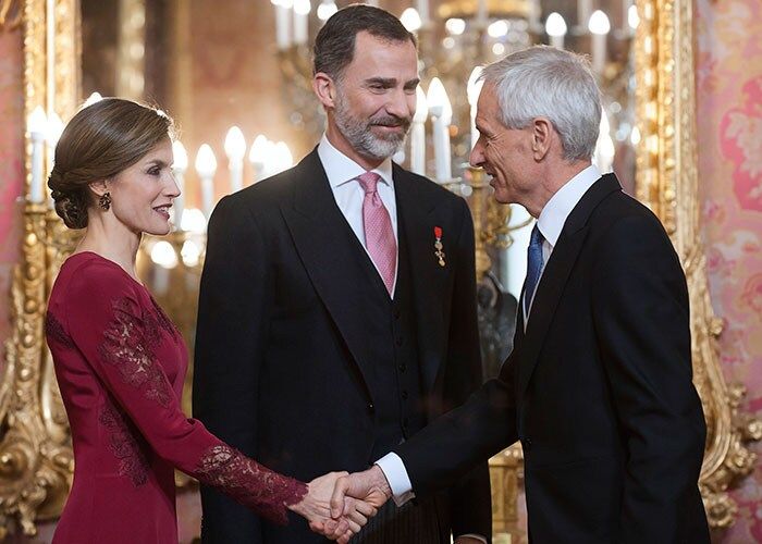 Letizia-durante-la-gala-con-el-Rey-Felipe