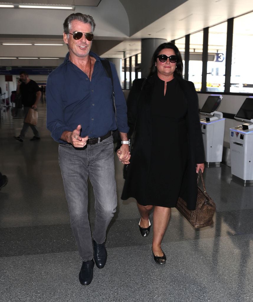  Pierce Brosnan y su esposa Keely Shaye Smith 