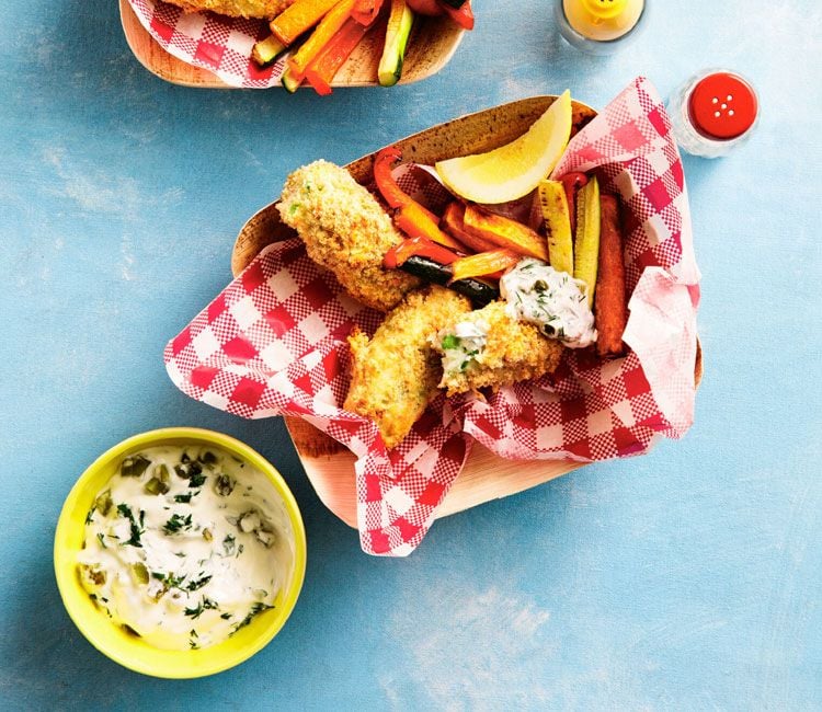 'Fingers' de pescado al horno con vegetales y salsa tártara