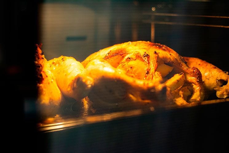 Pollo dentro del horno