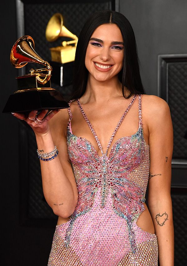 Dua Lipa en los Grammy 2021