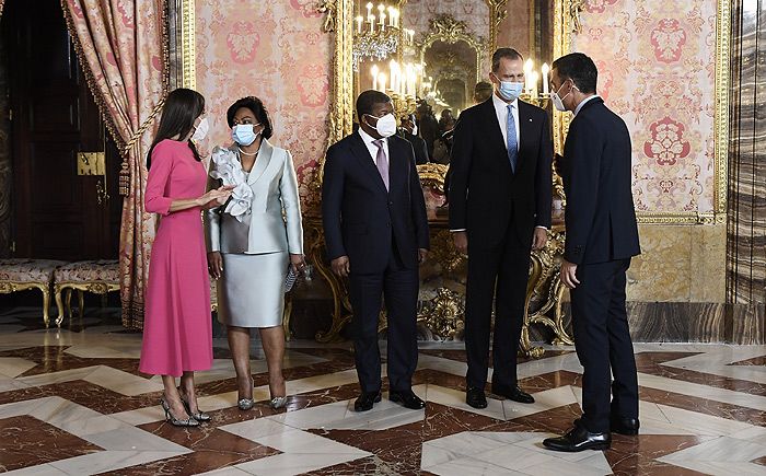 Los Reyes y el presidente de Angola y su Esposa