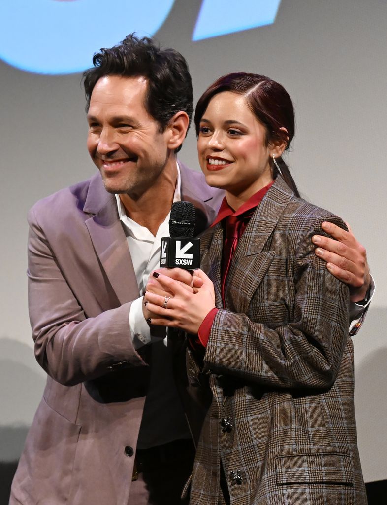 Paul Rudd y Jenna Ortega 