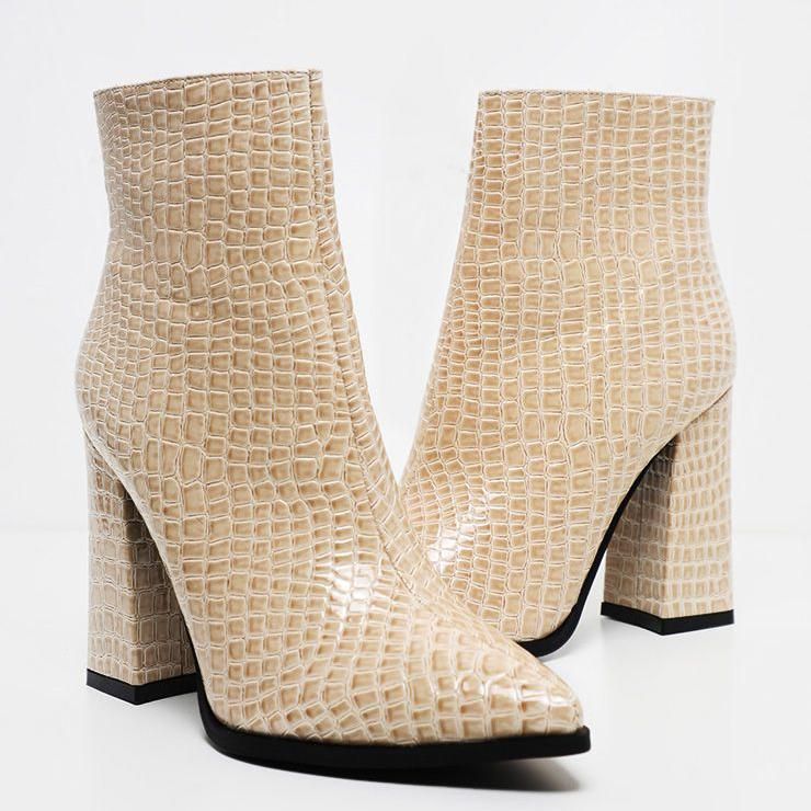 botas croc effect pointed toe y block heel en color nude de pretty little thing