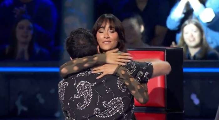 Abrazo entre Aitana y Sebastián Yatra