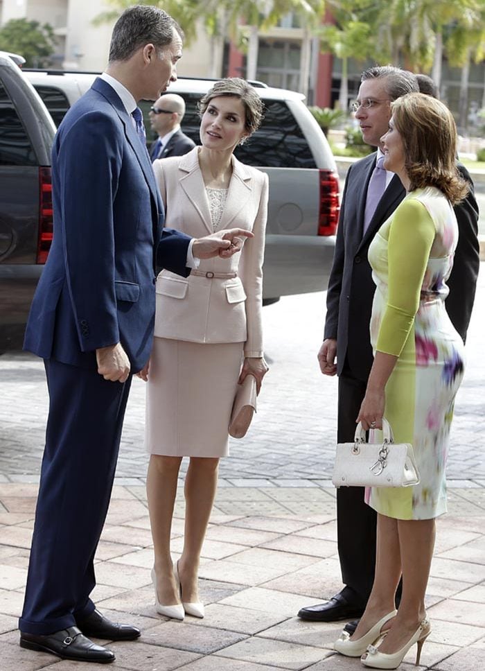 Los Reyes fueron recibidos por el Gobernador de Puerto Rico, Alejandro García Padilla, y su esposa, Wilma Pastrana
