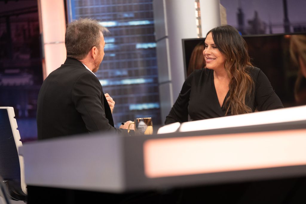 Pablo Motos y Karla Sofía Gascón en El Hormiguero