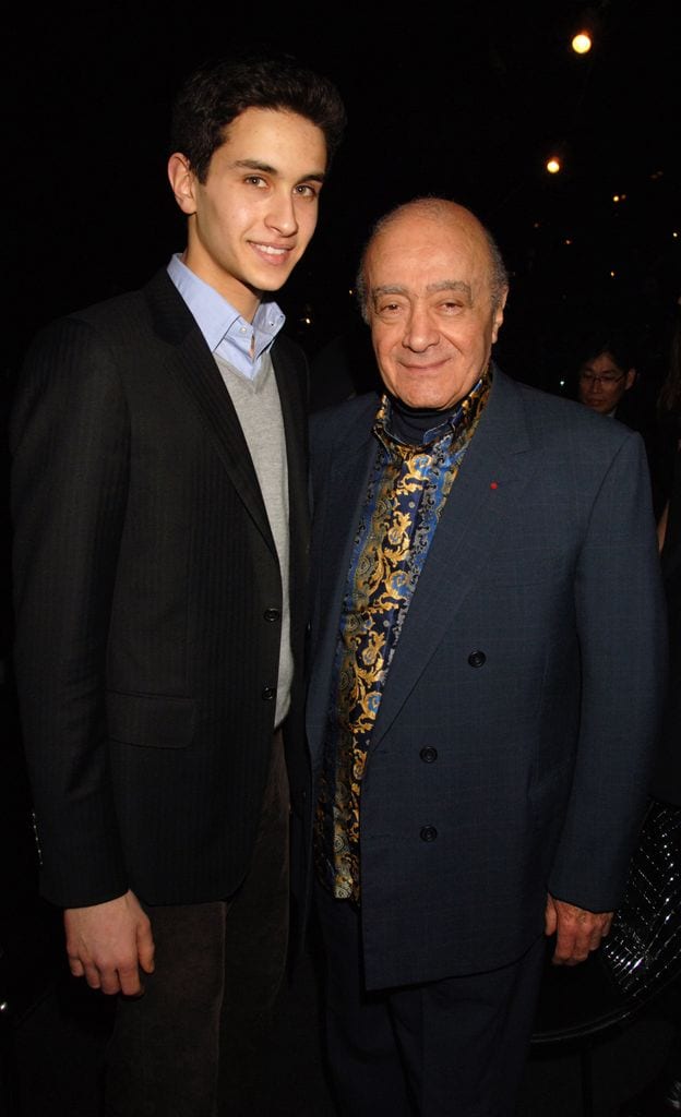 Mohamed Al Fayed y su hijo Omar Al Fayed en el 'Club Cirque' el 7 de febrero de 2007 en Londres, Inglaterra