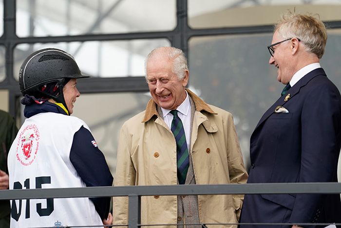 Carlos III y Zara Tindall