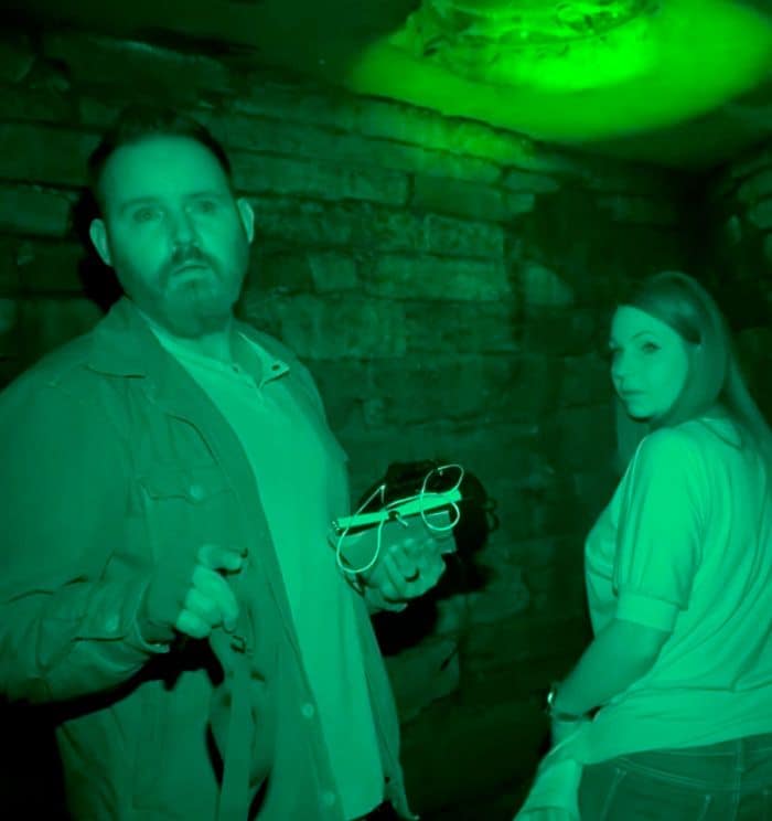 El reality '28 días paranormales' trata de internarse en casas encantadas para conseguir un contacto paranormal