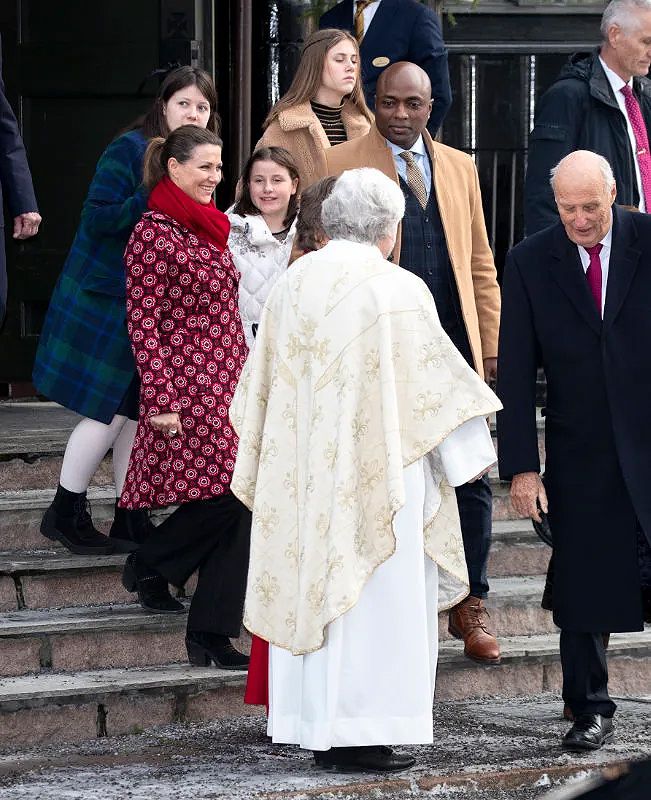 Marta Luisa de Noruega y Durek Verrett con la Familia Real noruega 