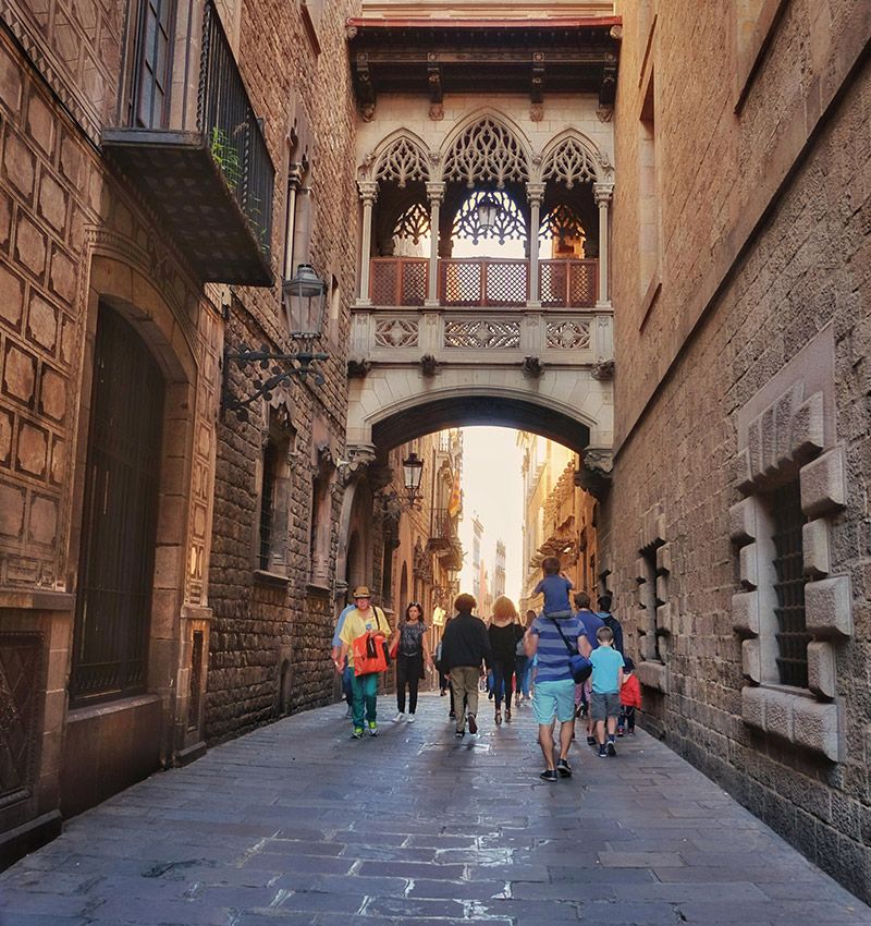 Carrer del Bisbe, Barrio Gótico, Barcelona