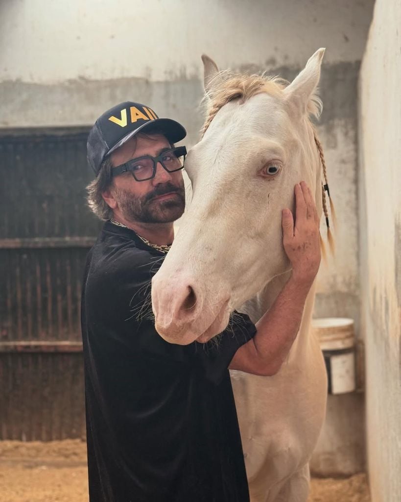 Alejandro Fernández en el rancho 'Los Tres Potrillos'.