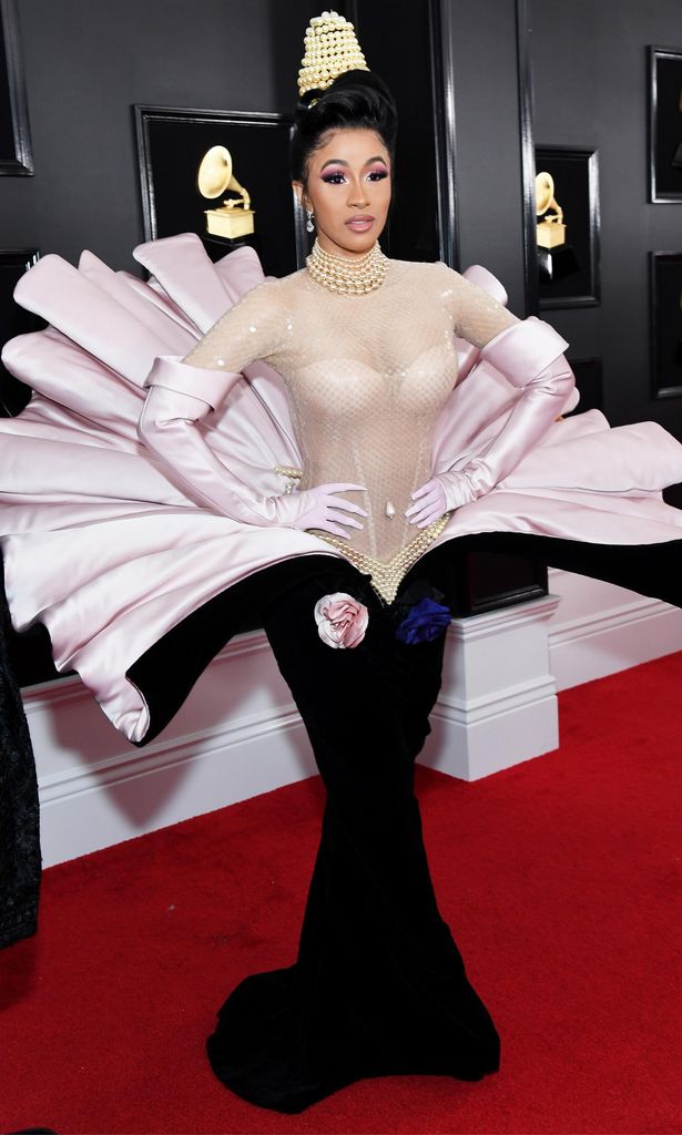 cardi b en los grammy de 2019 con un vestido thierry mugler vintage