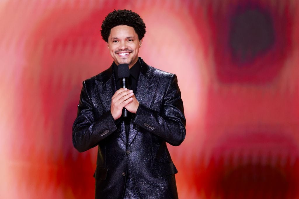 Trevor Noah conducirá una vez más la ceremonia de los GRAMMY.