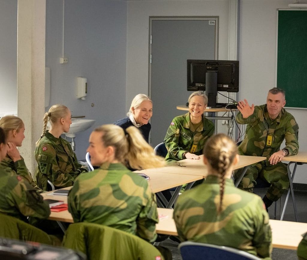 La princesa Ingrid de Noruega con las Fuerzas Armadas