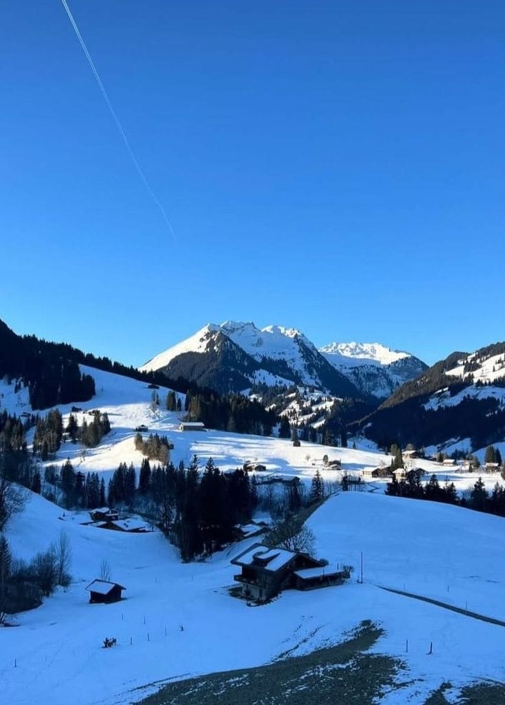 Una foto de Gstaad nevado