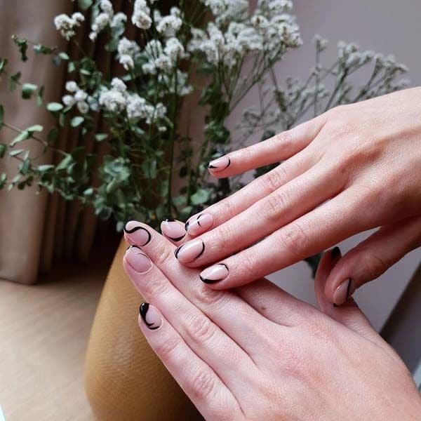 manicura minimalista