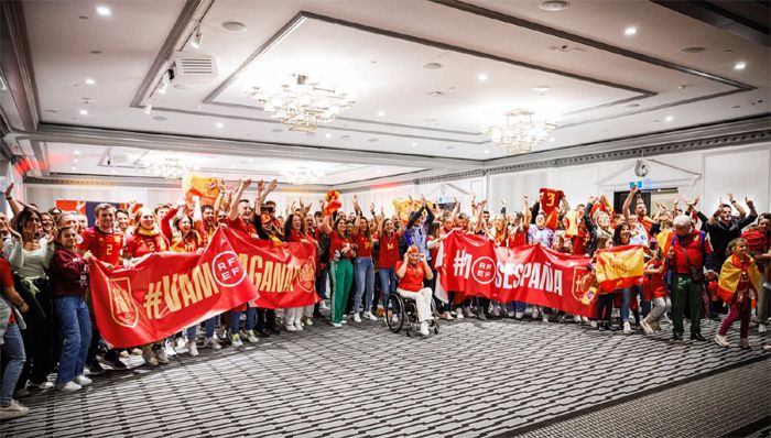 Los familiares arropan a la Selección