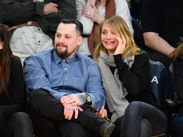 Un partido celebrado en enero entre los Washington Wizards y Los Angeles Lakers, fue el primer lugar en el que se dejaron ver como marido y mujer. Enamorados y complices se lo pasaron en grande cuando la kiss cam los enfocó para que se dieran un beso  