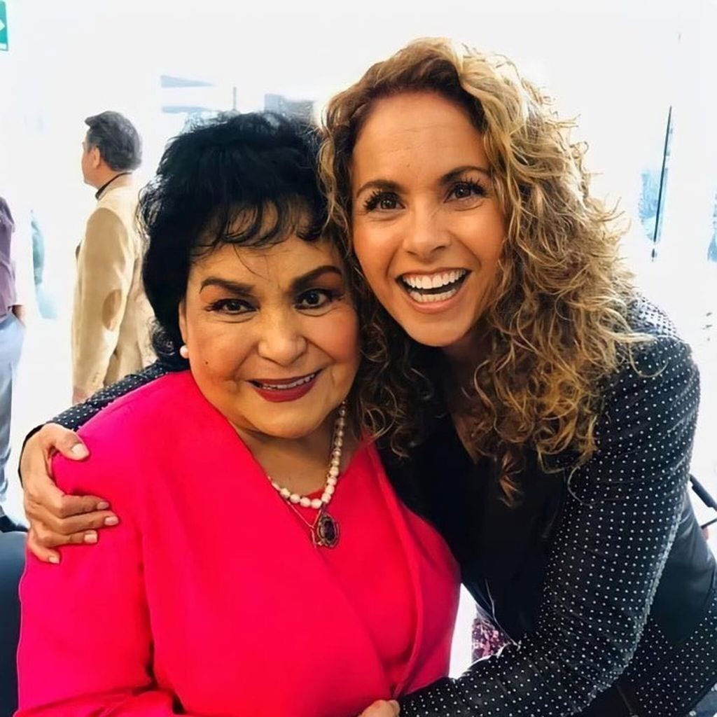 lucero y carmen salinas