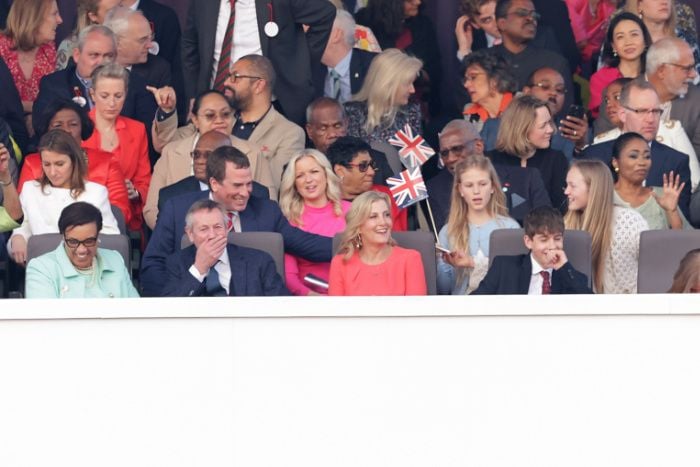 Peter Phillips y Lindsay Wallace en el concierto de la coronación