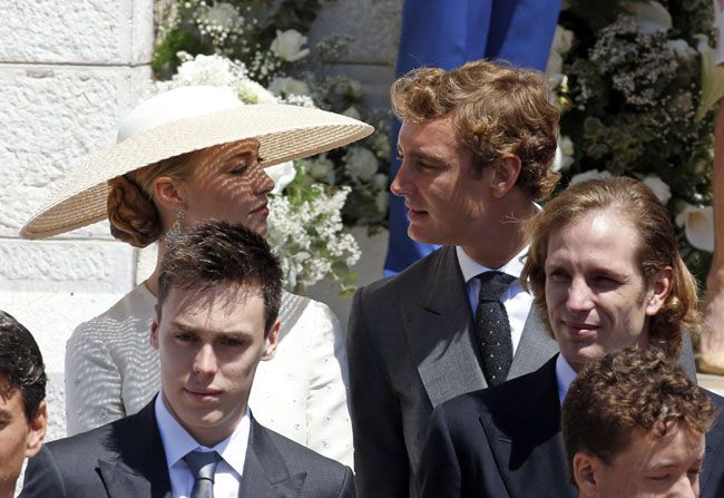 Beatrice Borromeo y Pierre Casiraghi durante el bautizo de Jacques y Gabriella de Mónaco
