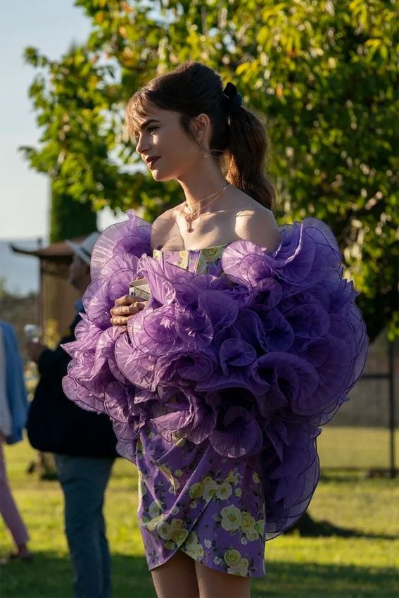 el look favorito de Lily Collins en la tercera temporada de Emily in Paris