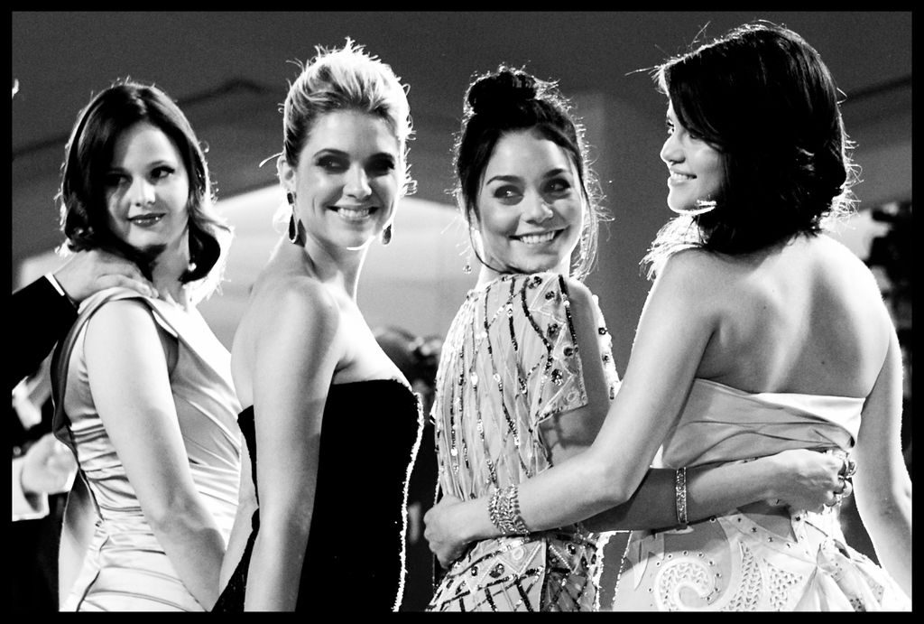 Harmony Korine, James Franco,Vanessa Hudgens, Selena Gomez, Rachel Korine y Ashley Benson