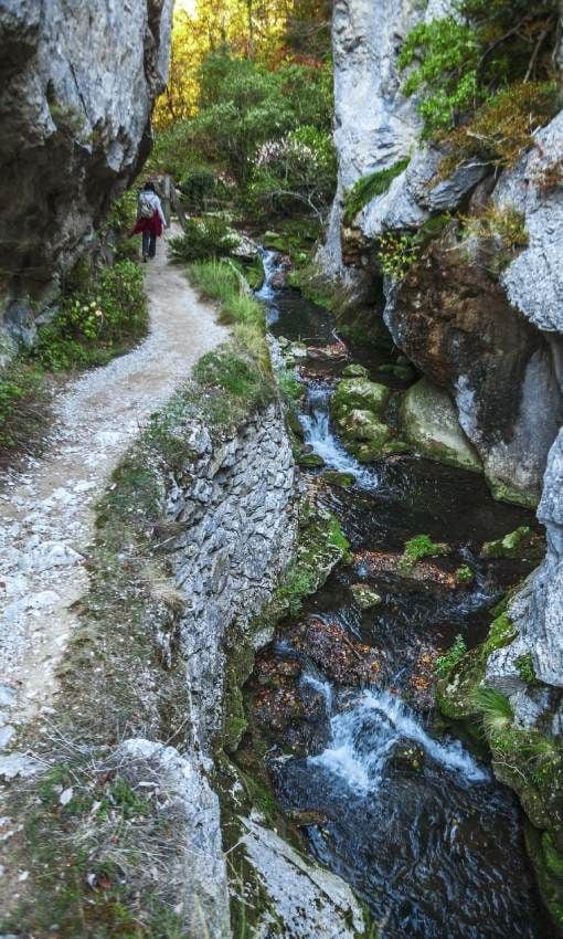 Sendero paralelo al río Purón, entre Álava y Burgos