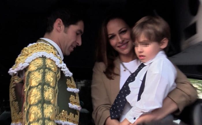 Cayetano Rivera y Eva González con su hijo