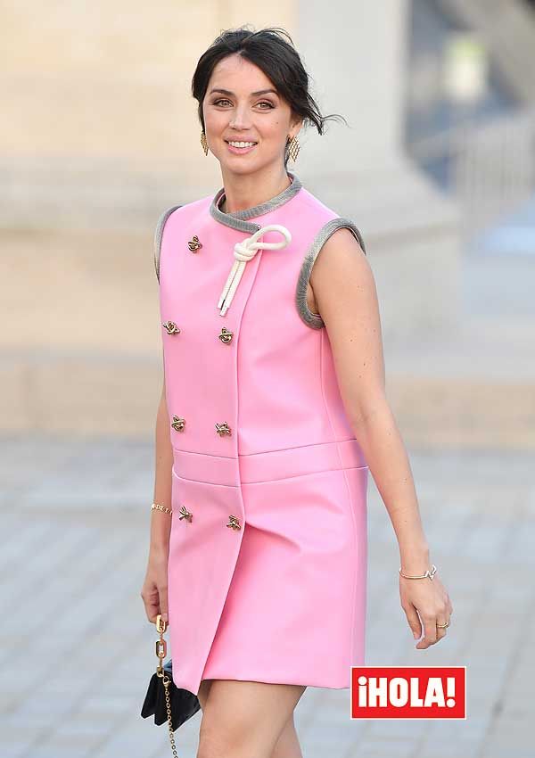 Ana de armas vestida de Chanel 